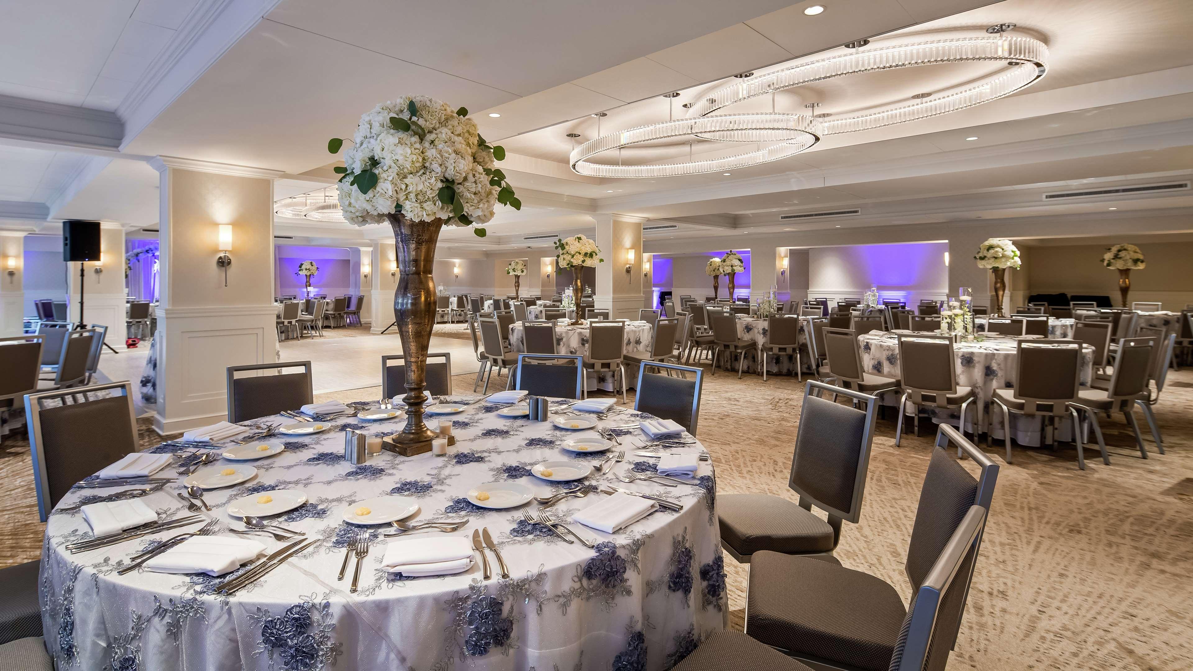 The Kingsley Bloomfield Hills - A Doubletree By Hilton Hotel Екстериор снимка