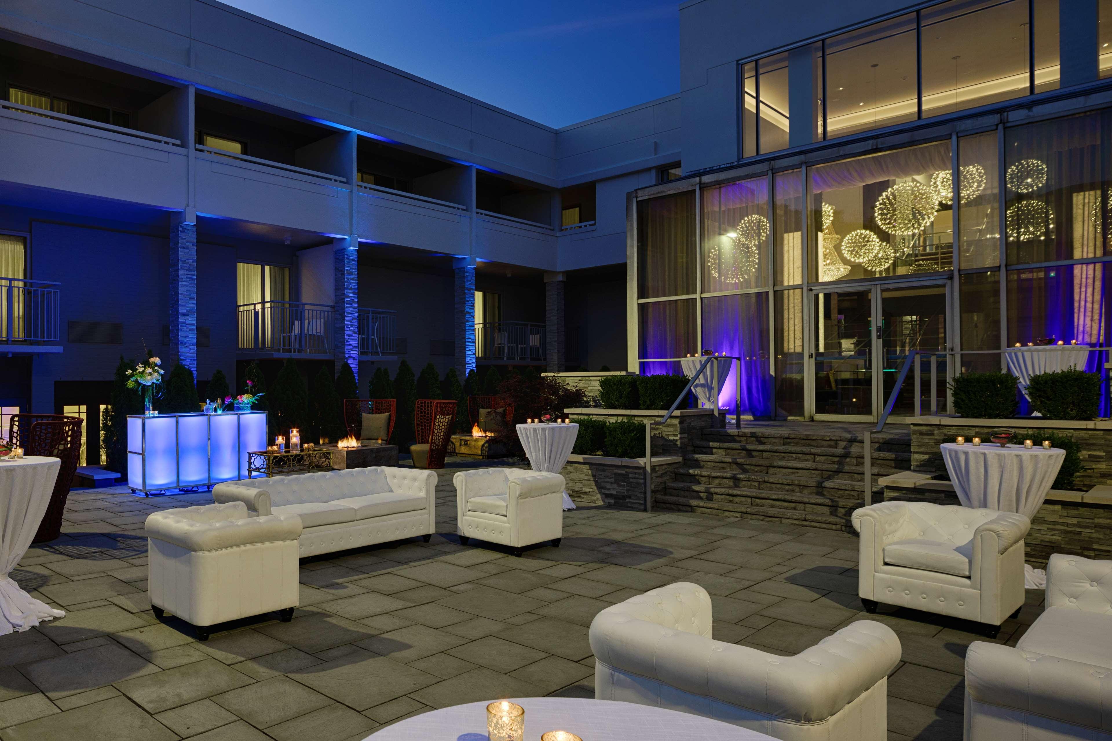 The Kingsley Bloomfield Hills - A Doubletree By Hilton Hotel Екстериор снимка