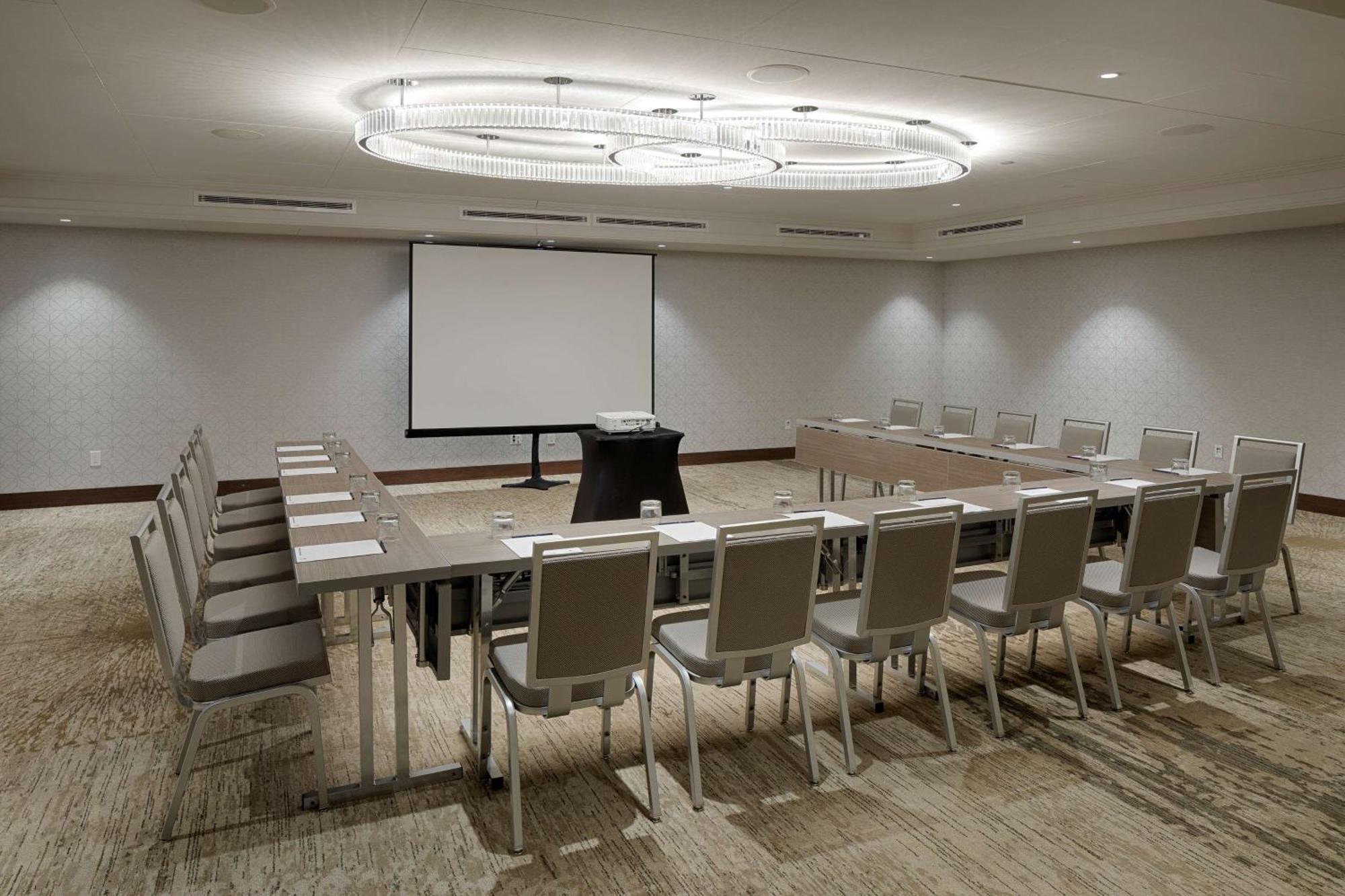 The Kingsley Bloomfield Hills - A Doubletree By Hilton Hotel Екстериор снимка
